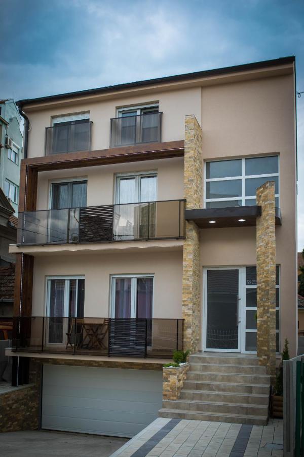 Apartmani Mis Šabac Exteriör bild