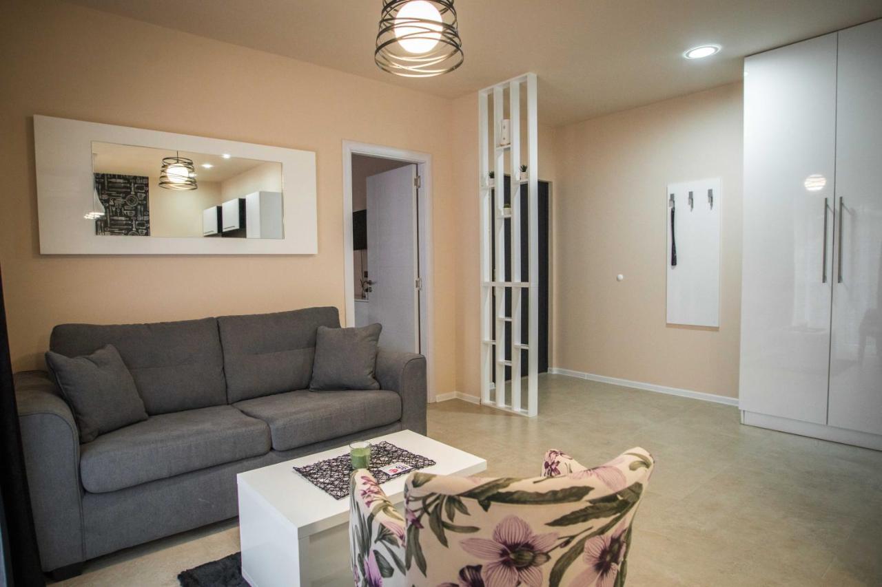 Apartmani Mis Šabac Exteriör bild